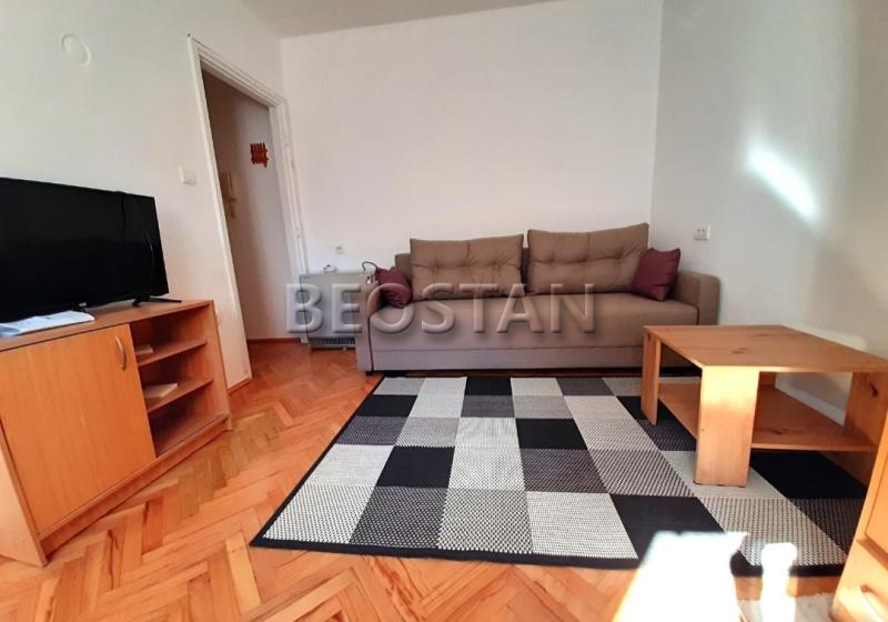 Širi centar - Karaburma #59392 300 €