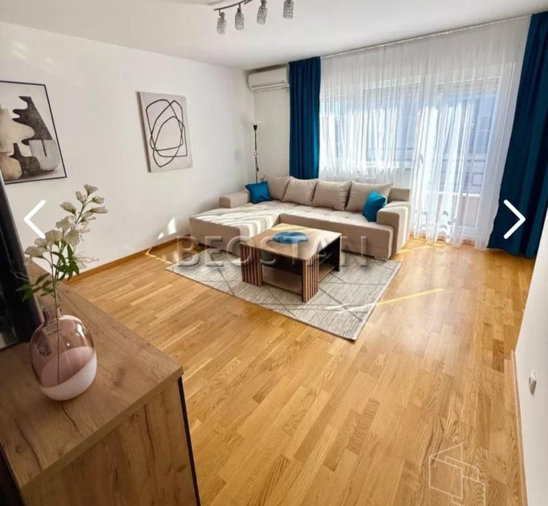 Centar - Vracar crveni krst #61520 900 €