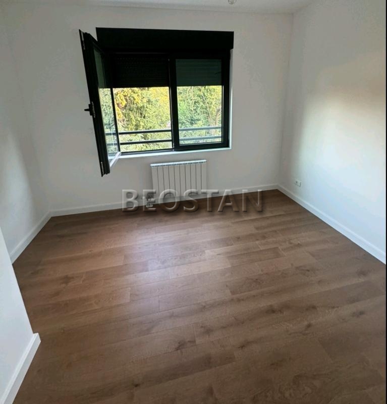 Širi centar - Vozdovac  novogradnja #2159691 900 €