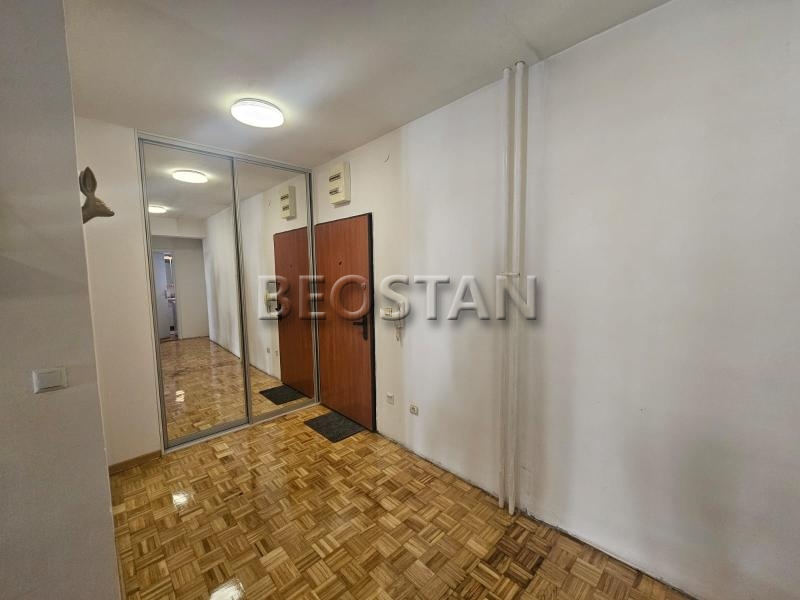 Novi Beograd - Blok 63 novogradnja #2059680