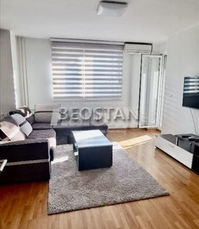 Novi Beograd - Blok 34 carina #1358697 800 €