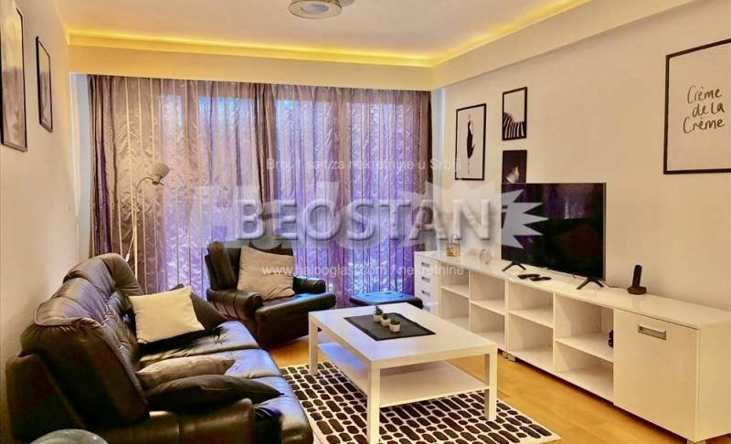 Novi Beograd - West 65 #59778 1.200 €