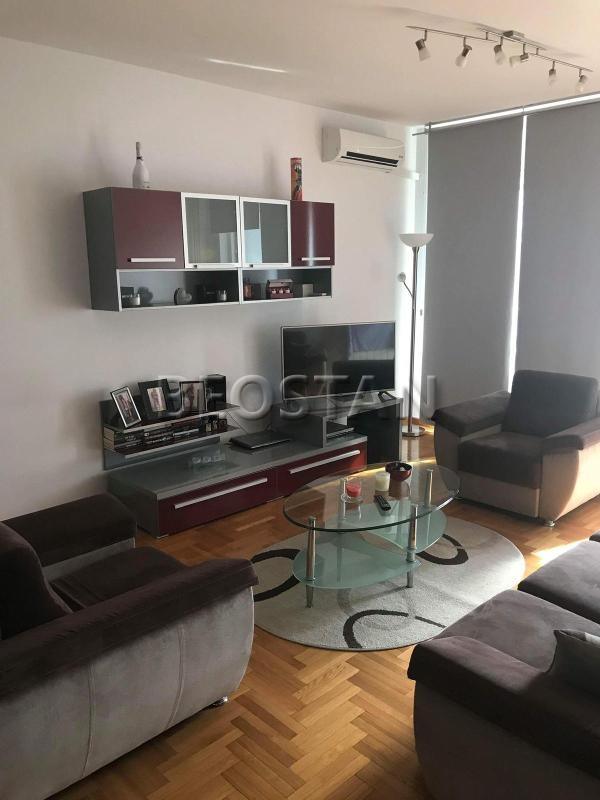 Novi Beograd - Blok 22 #58693 900 €