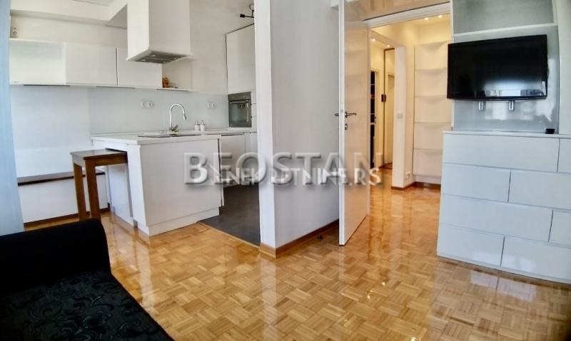 Novi Beograd - Blok 61 #58760 600 €